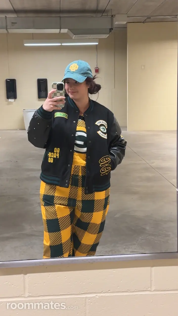 Profile photo 12 of 15