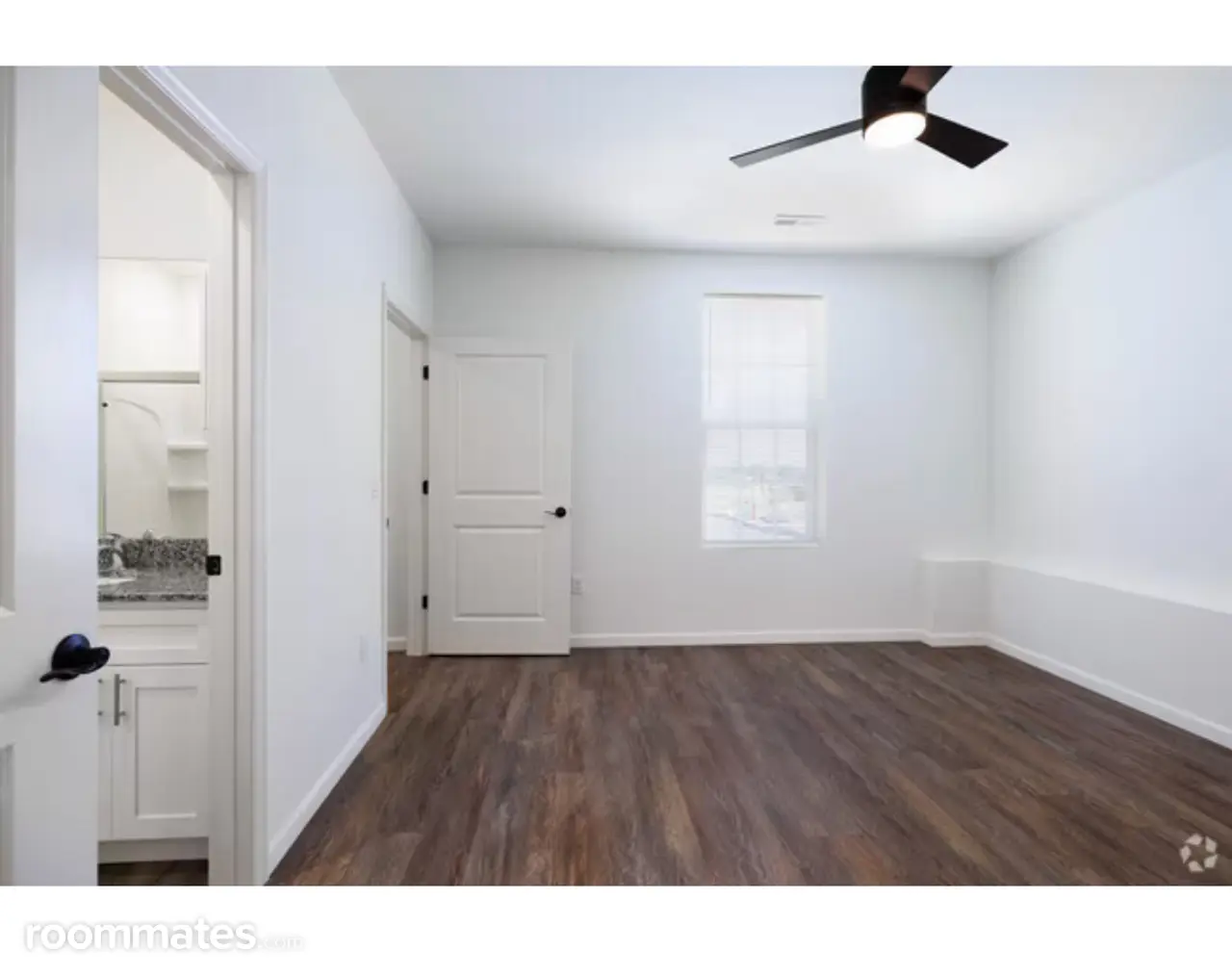 Profile photo 3 of 8