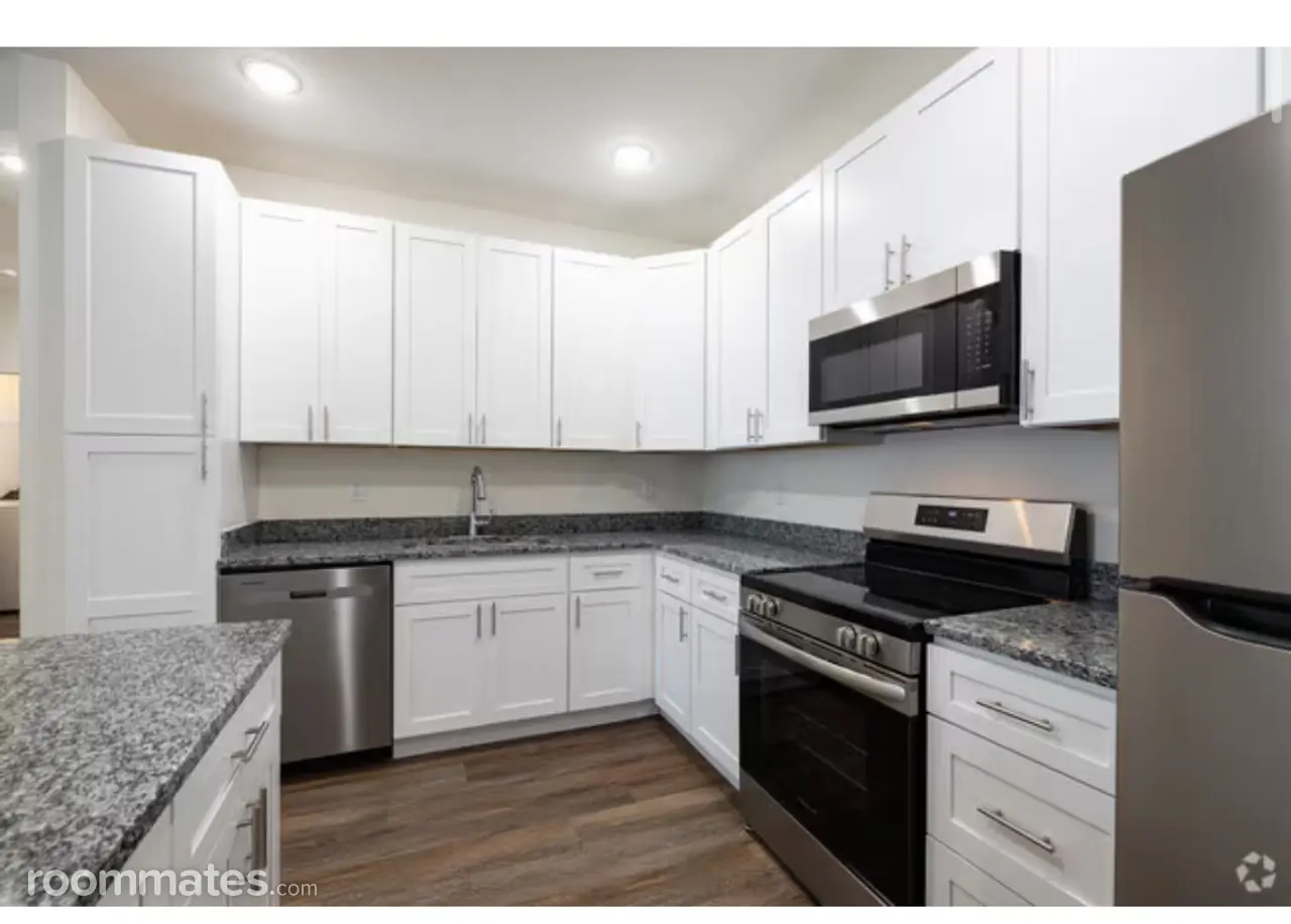 Profile photo 5 of 8