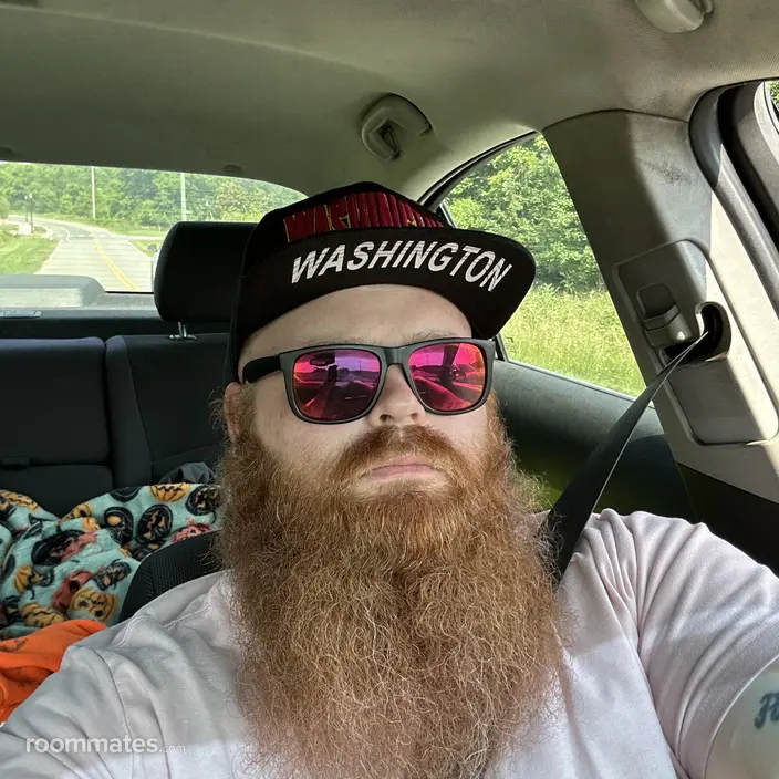 Roommate looking La Vergne, TN, $1000
