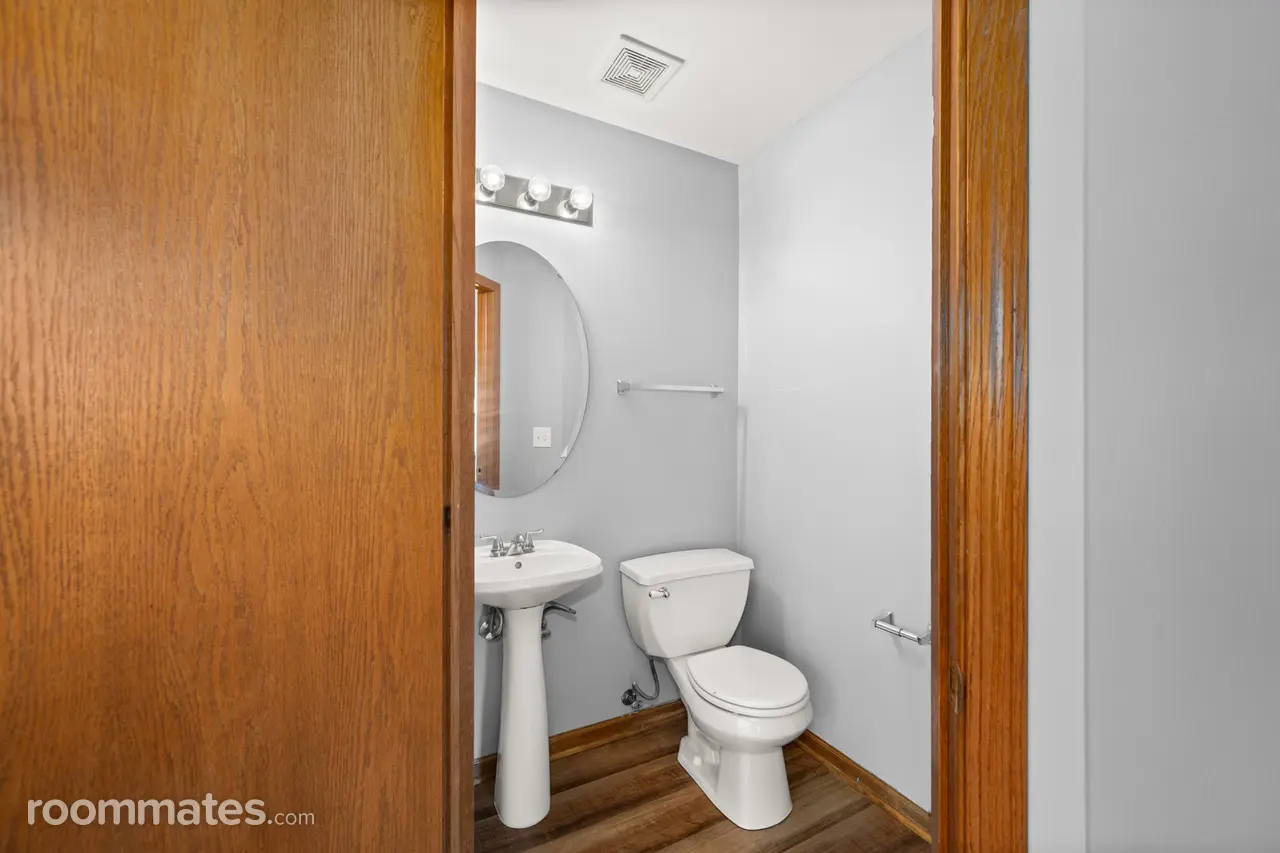 Profile photo 3 of 9