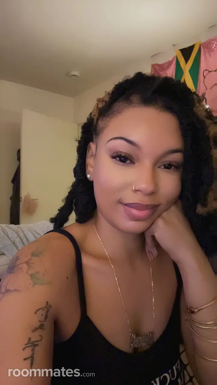 Profile photo 1 of 1