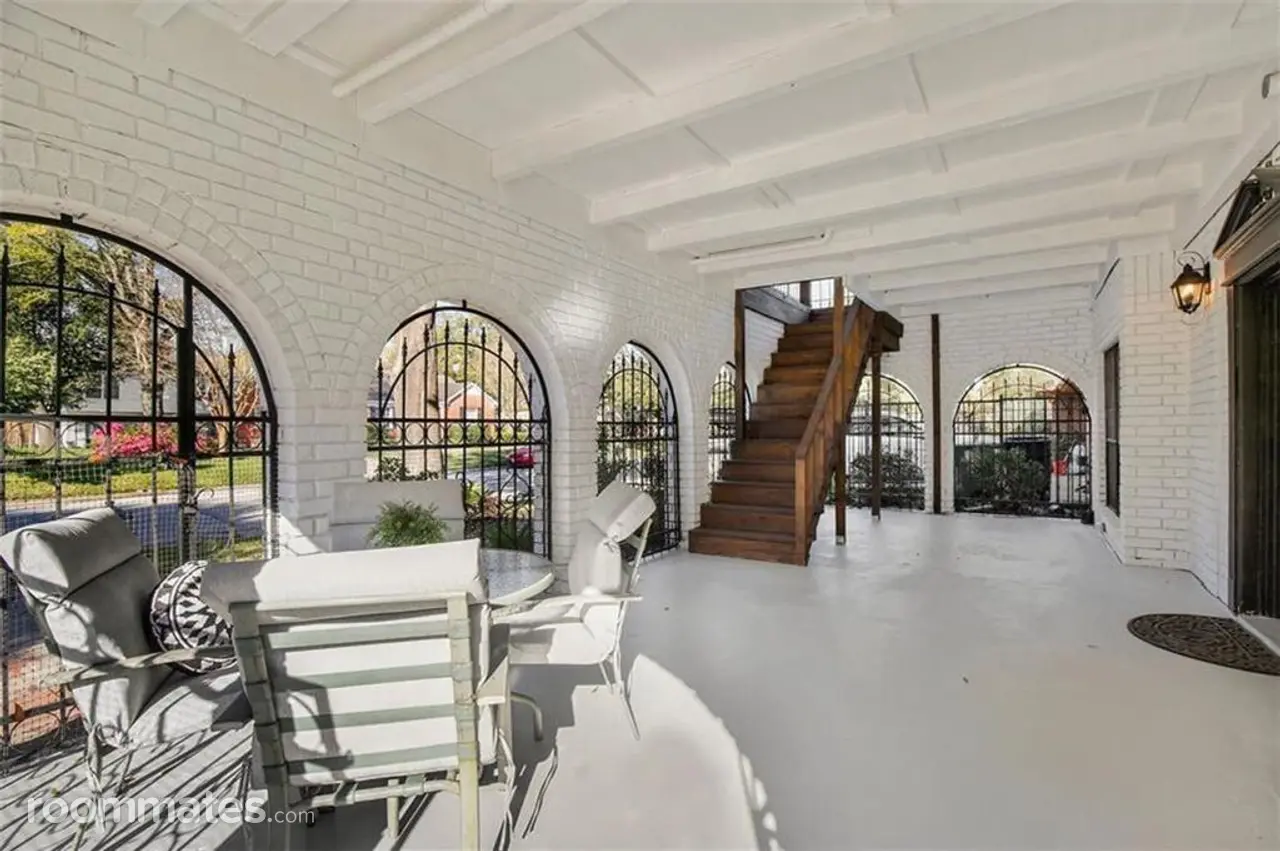 Profile photo 2 of 11