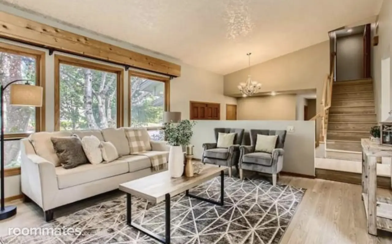 Profile photo 7 of 11