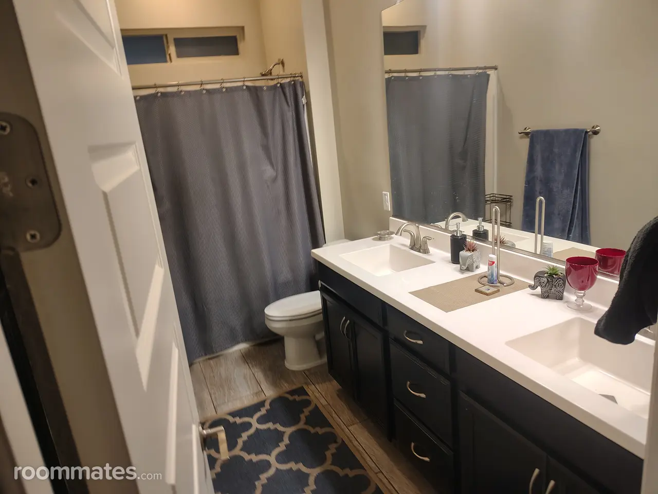 Profile photo 6 of 9