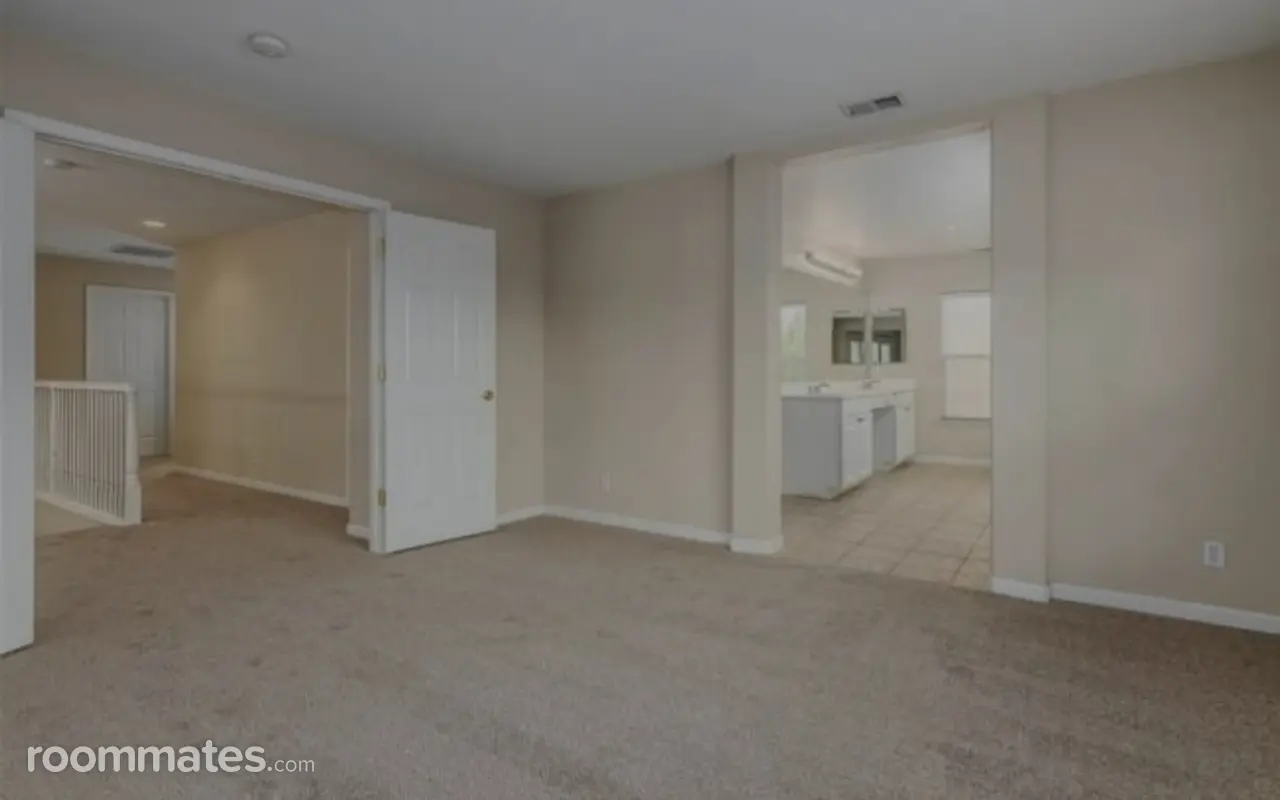 Profile photo 4 of 8