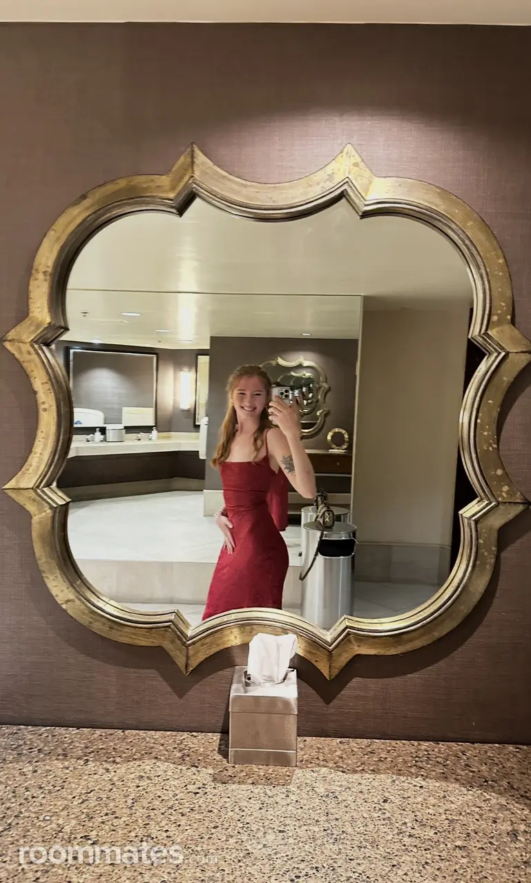 Profile photo 12 of 14