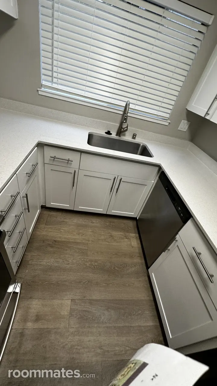 Profile photo 7 of 14