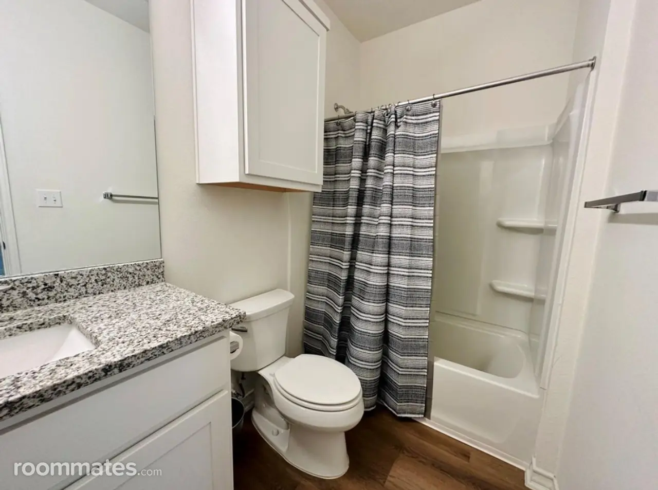 Profile photo 3 of 10