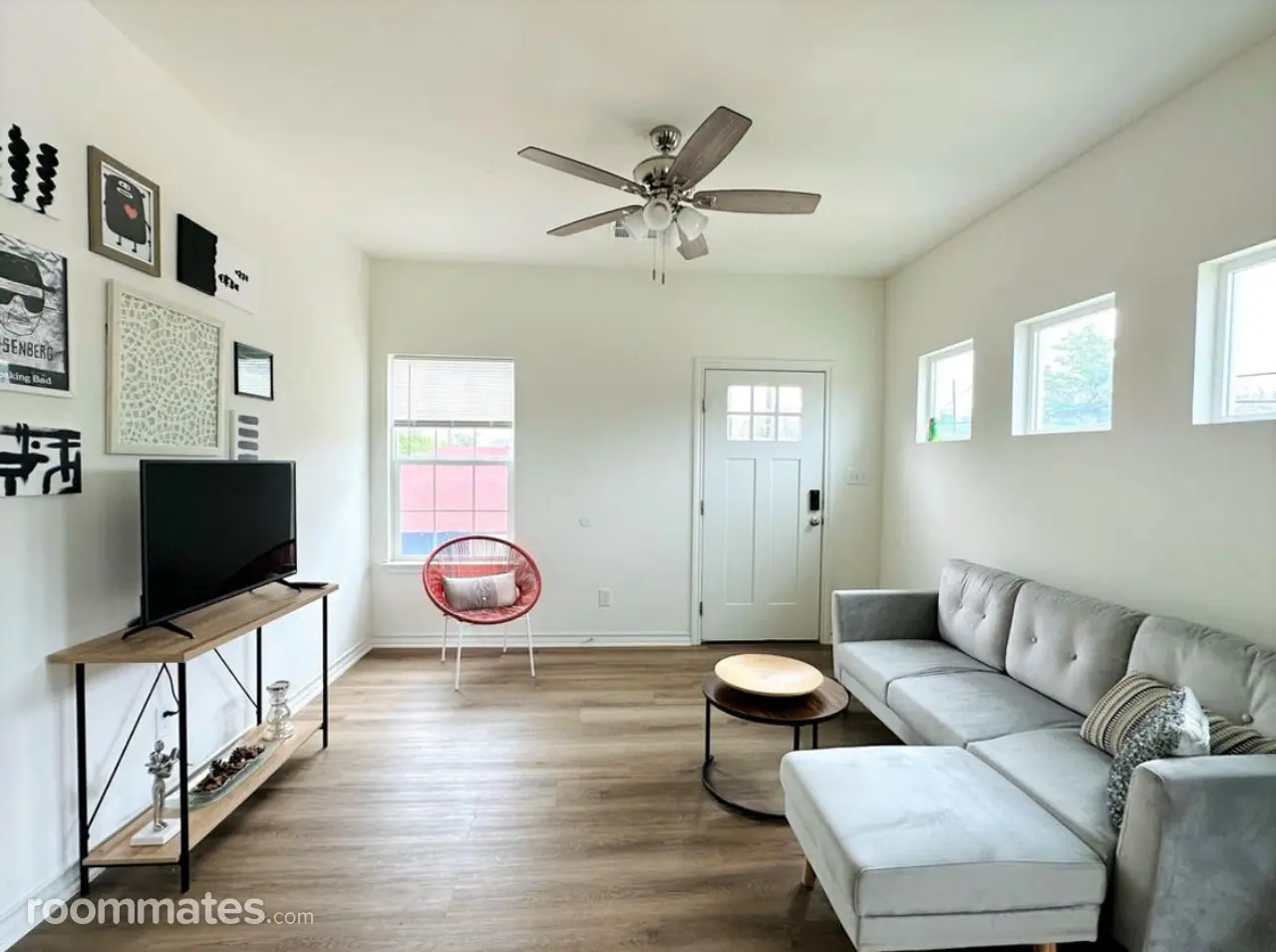 Profile photo 8 of 10