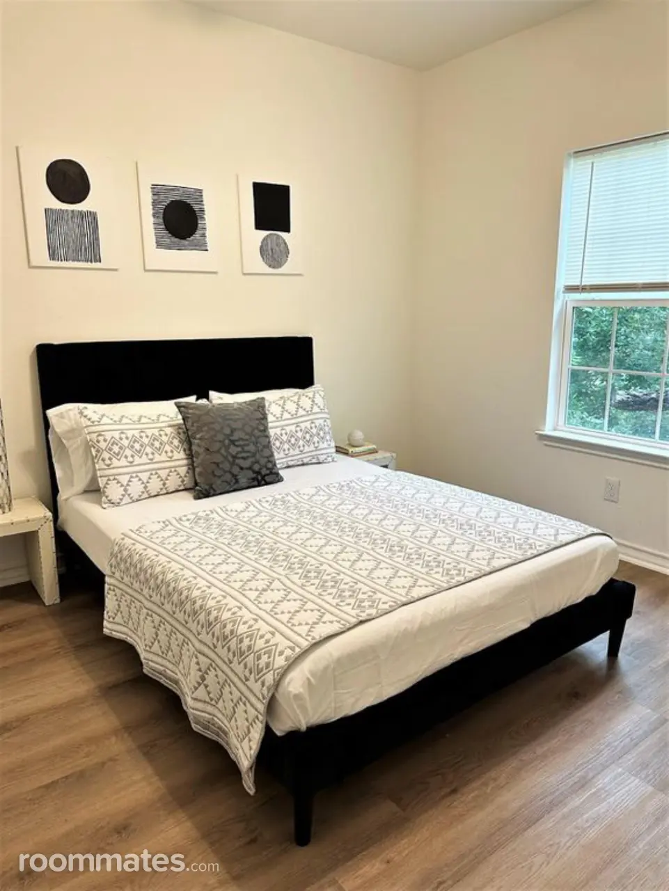 Profile photo 6 of 10