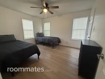 Room for rent in Baton Rouge, LA $900, house