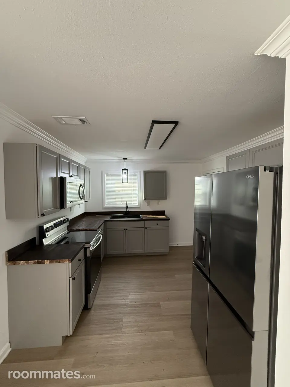 Profile photo 4 of 10