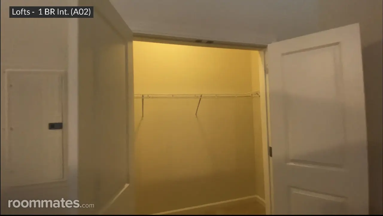 Profile photo 4 of 8