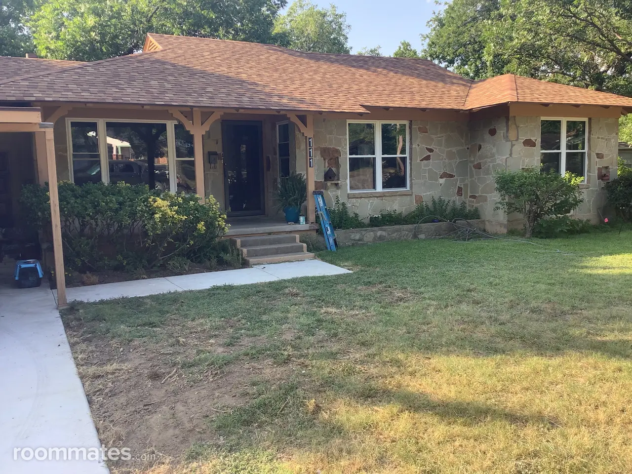 Profile photo 12 of 14