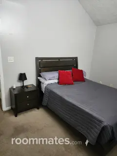 Room for rent in Hope Mills, NC $800, house