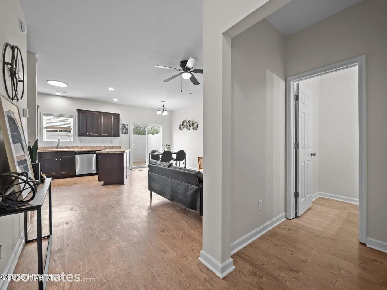 Profile photo 3 of 8