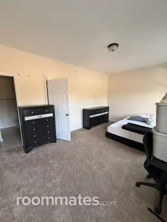 Room for rent in Jacksonville, NC $800, townhouse