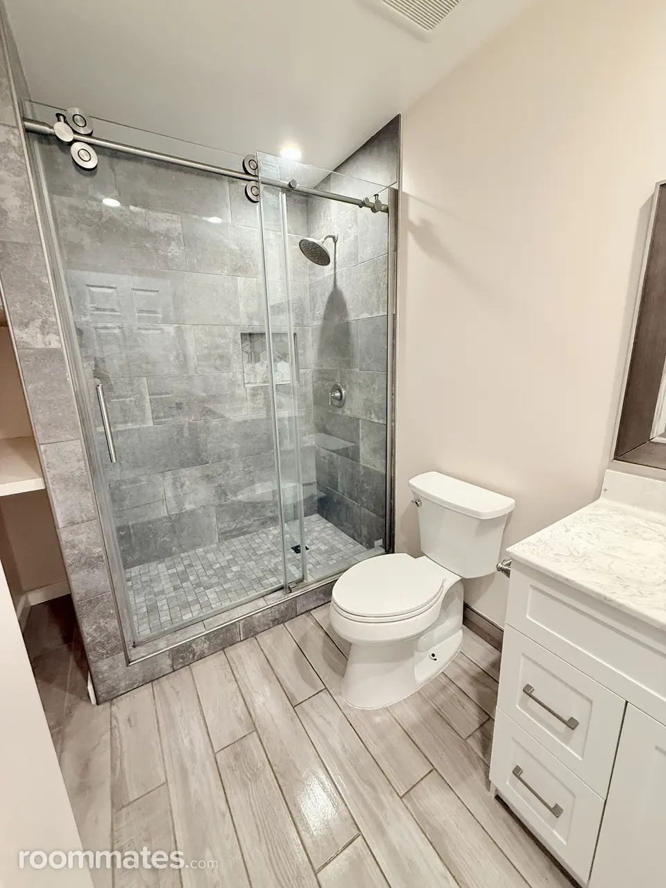 Profile photo 9 of 10