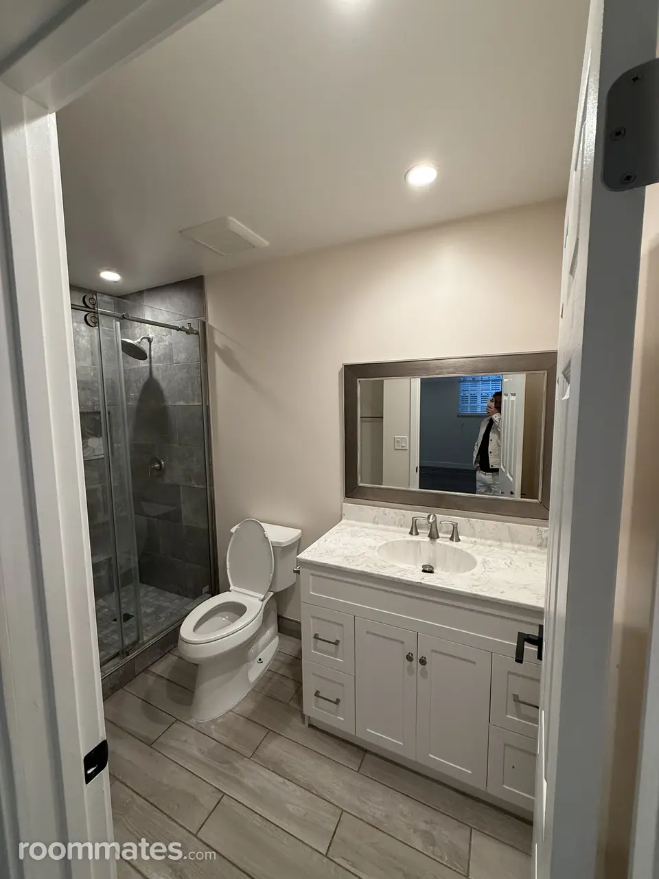 Profile photo 7 of 10