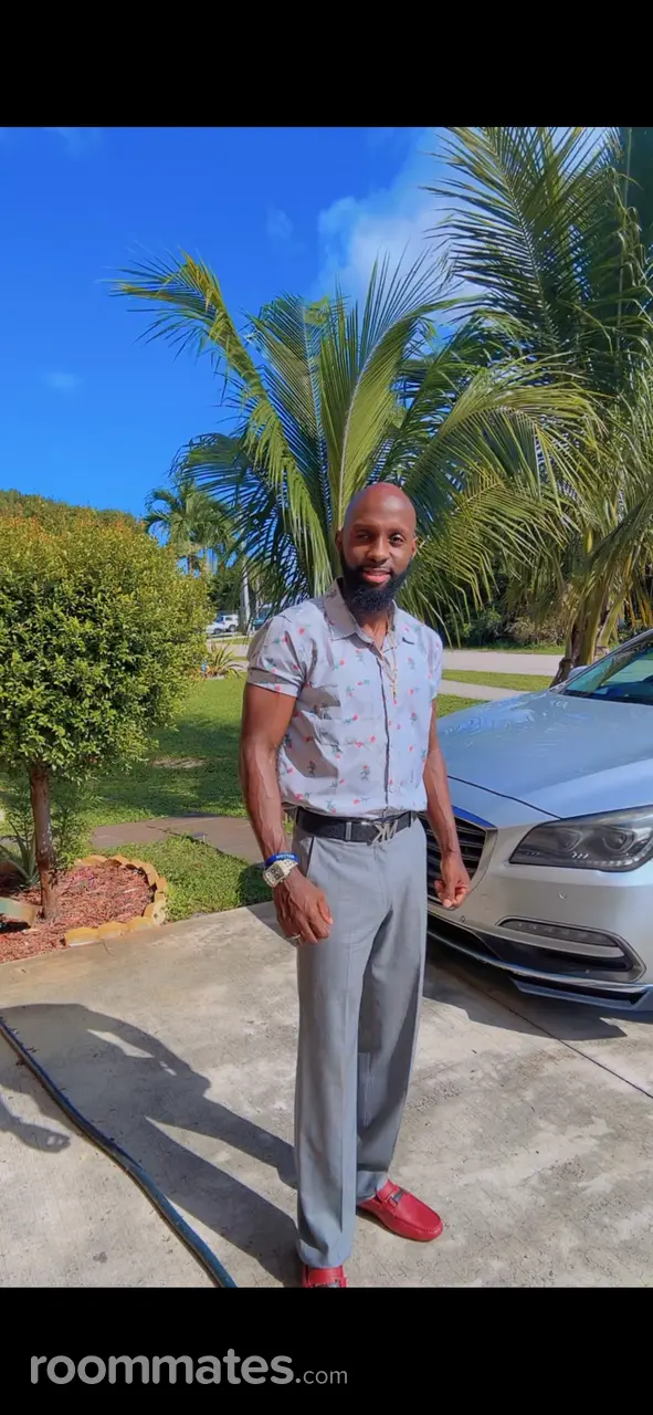 Profile photo 6 of 6