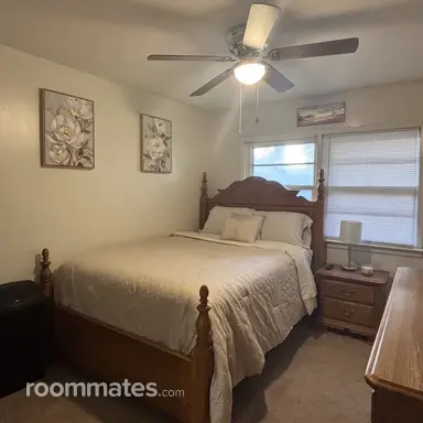 Room for rent in Greensboro, NC $800, house