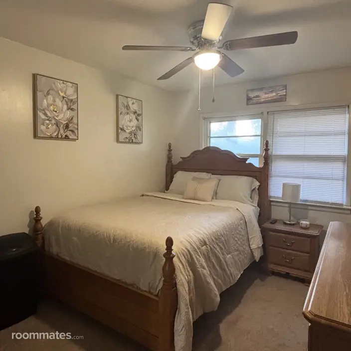 Room for rent in Greensboro, NC $800, house