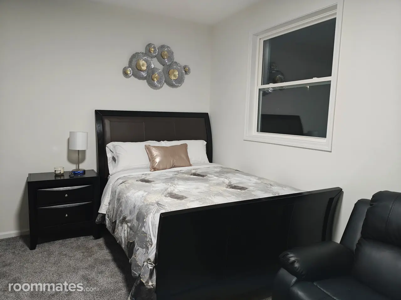 Profile photo 4 of 7