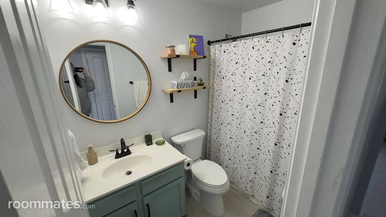 Profile photo 1 of 11