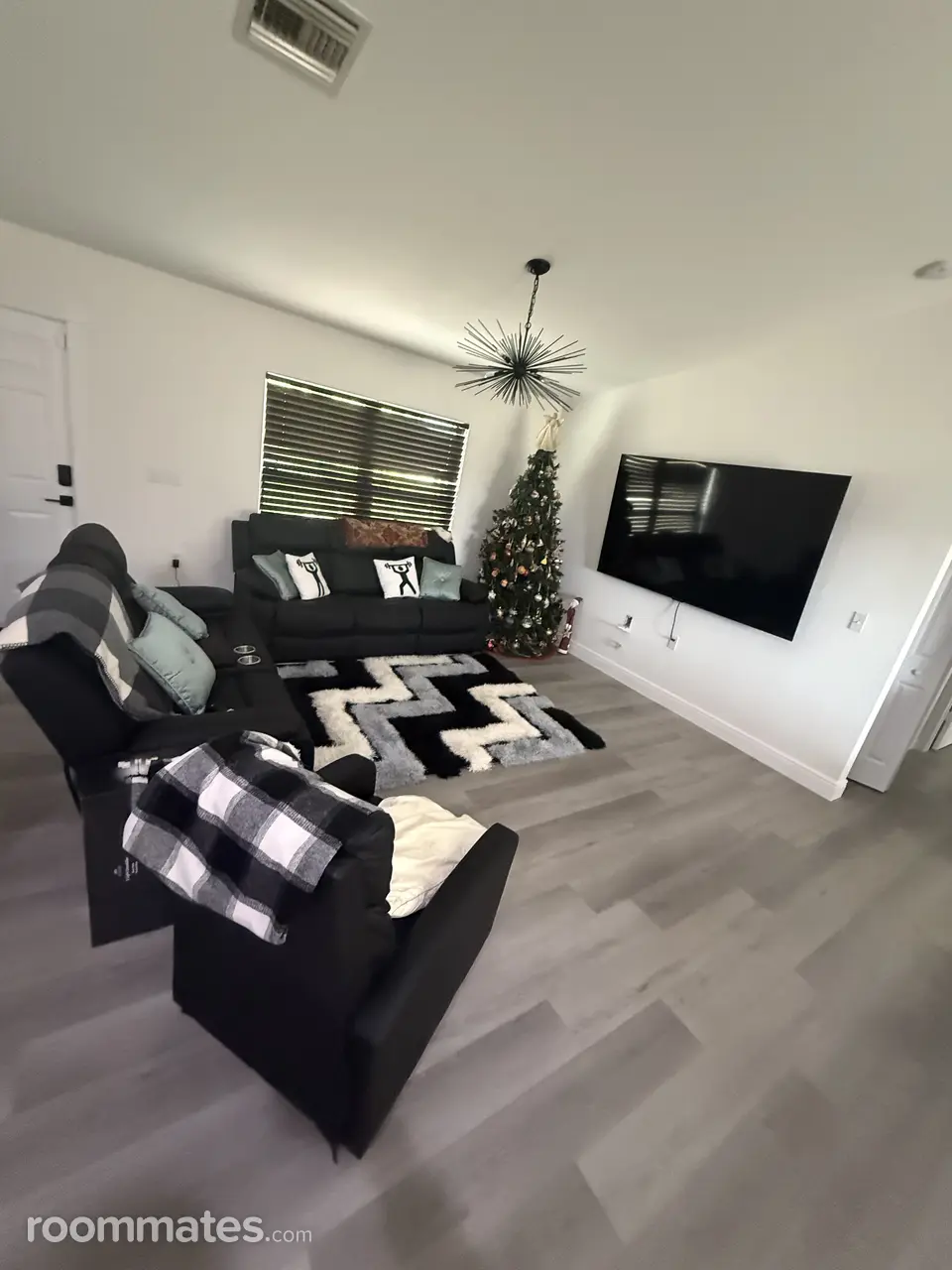 Profile photo 4 of 9