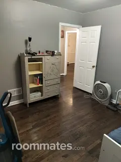 Room for rent in Livonia, MI $750, house