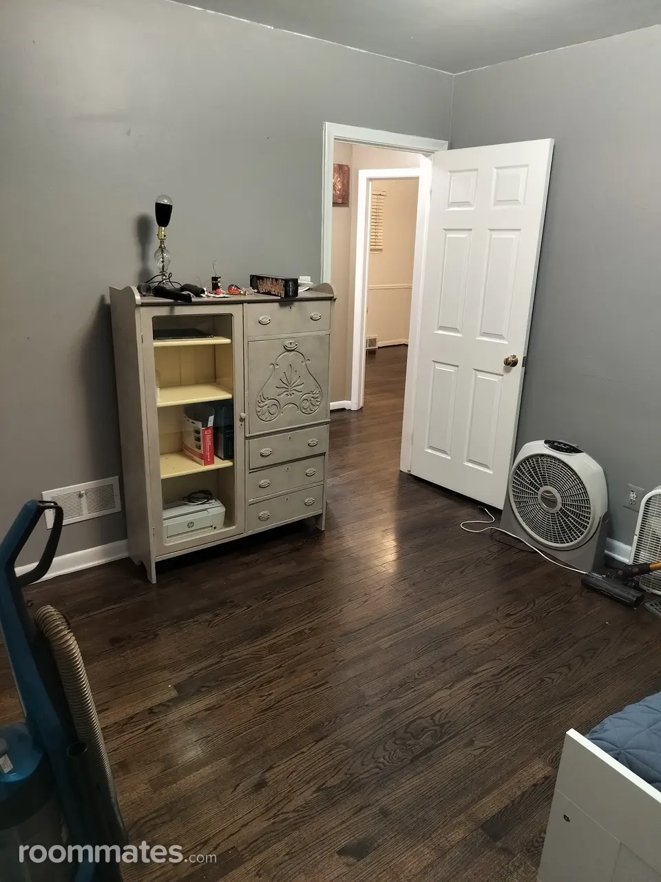 Profile photo 6 of 10