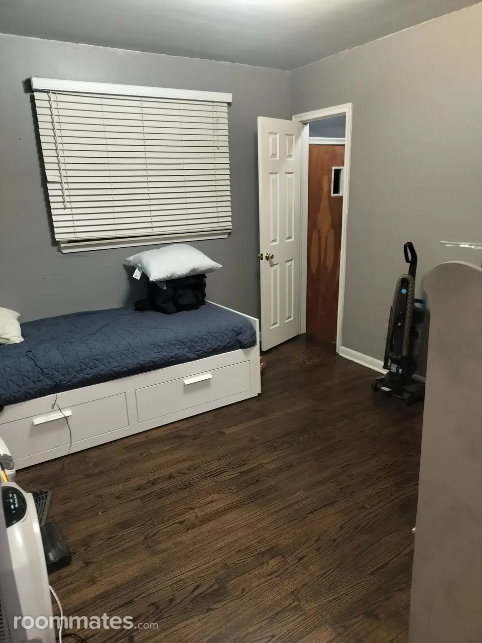 Profile photo 4 of 10