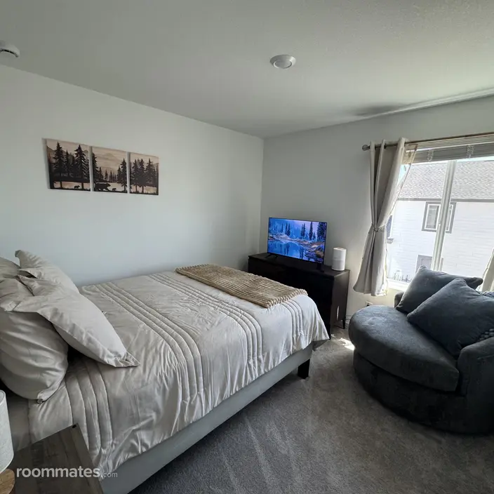 Room for rent in Colorado Springs, CO $800, house