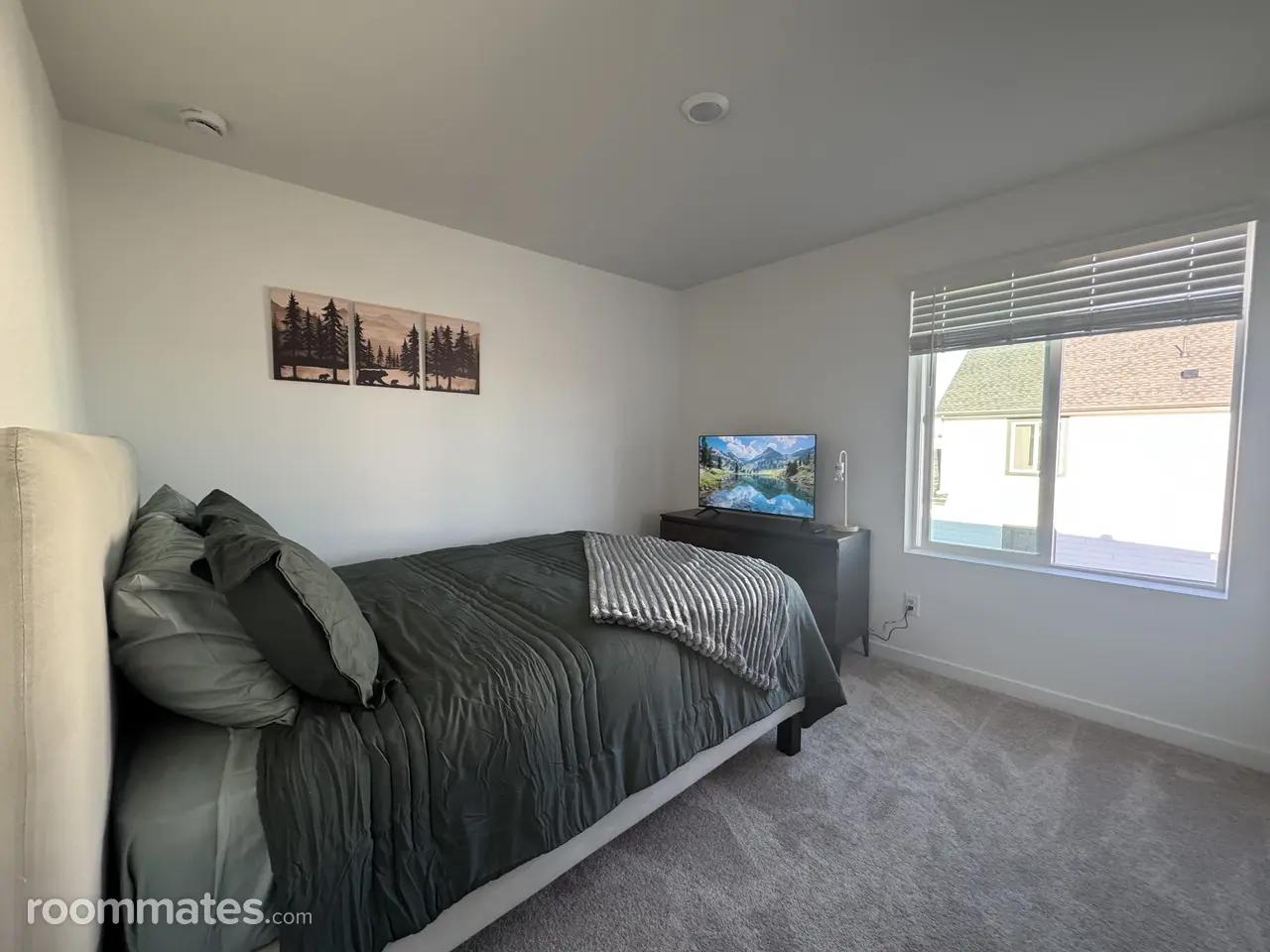 Profile photo 1 of 10