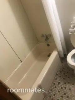 Room for rent in East Lansing, MI $250, house