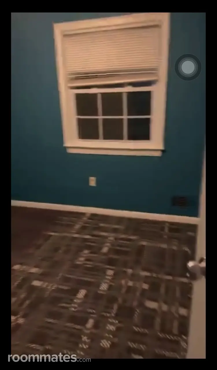 Profile photo 1 of 3