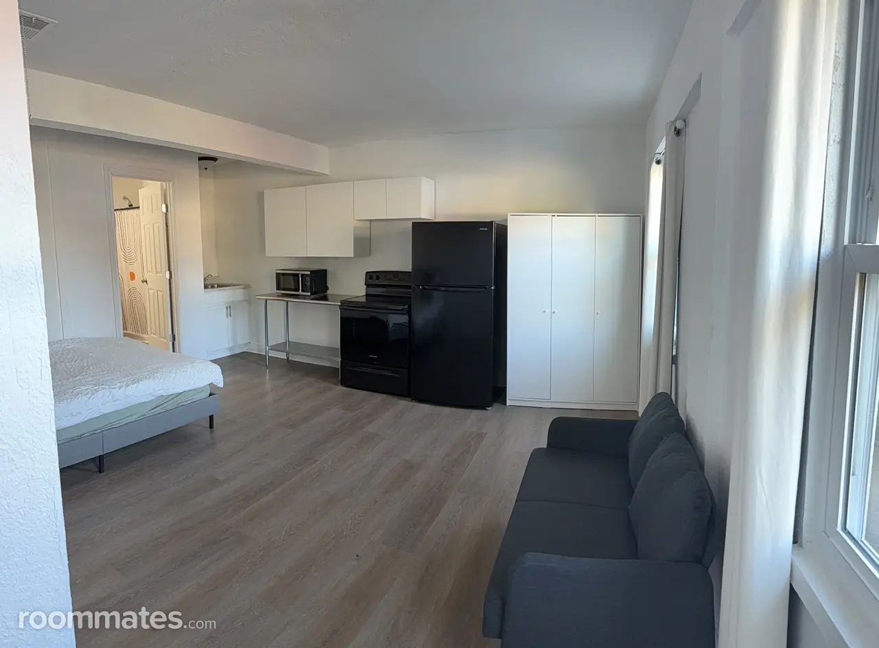 Profile photo 2 of 8