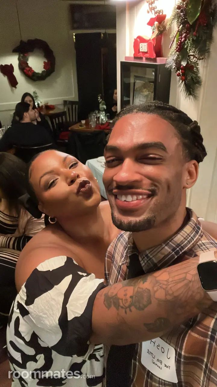 Profile photo 4 of 4