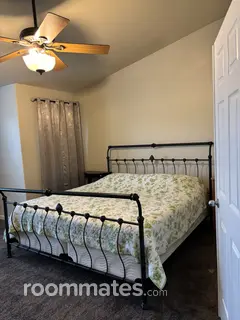 Room for rent in Hillsboro, OR $1100, house