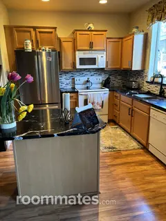 Room for rent in Hillsboro, OR $1100, house