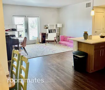 Room for rent in Petaluma, CA $1292, apartment