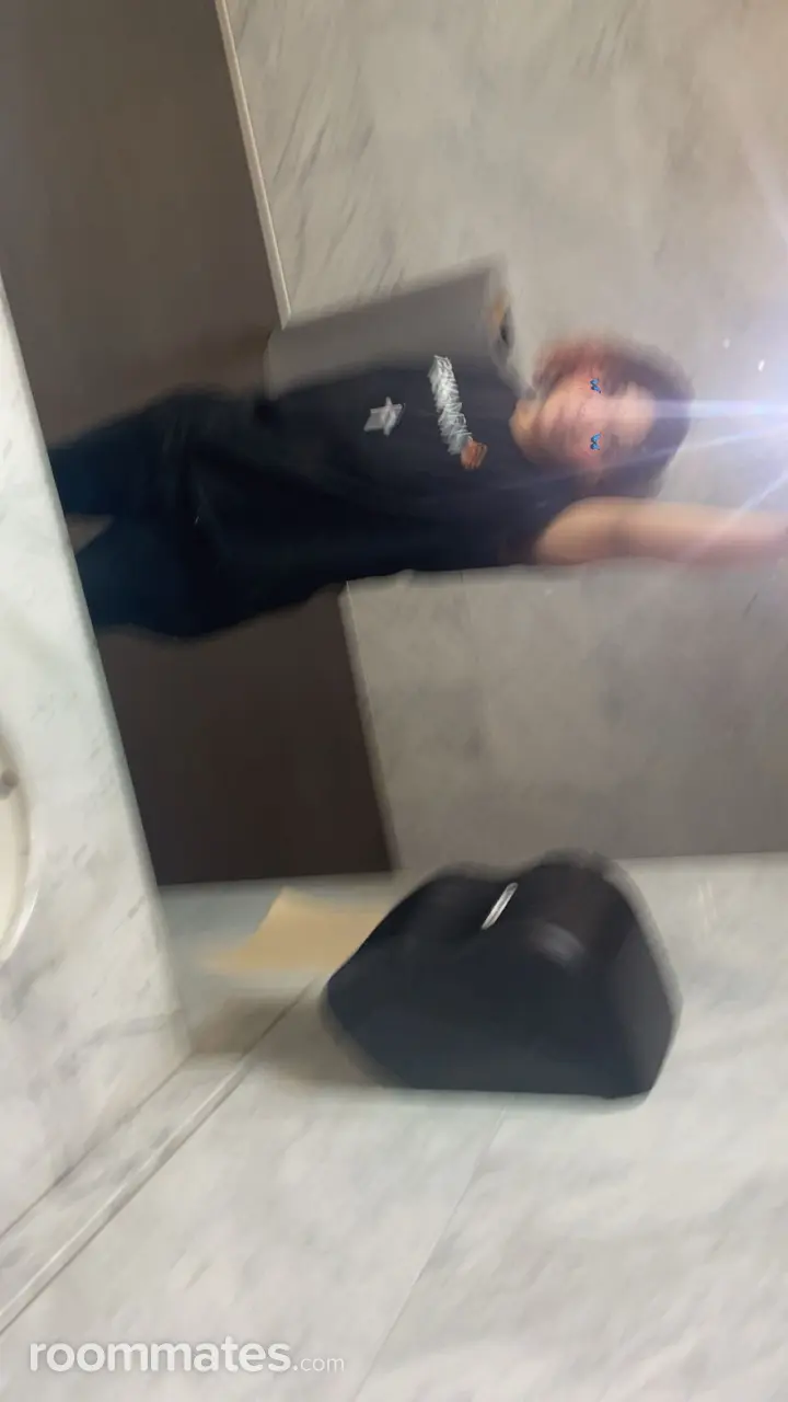 Profile photo 4 of 4