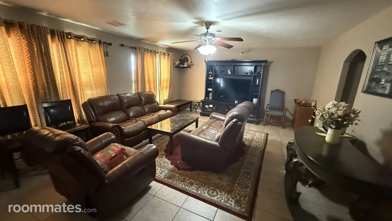 Profile photo 6 of 10