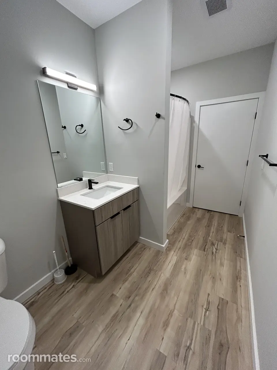 Profile photo 5 of 6