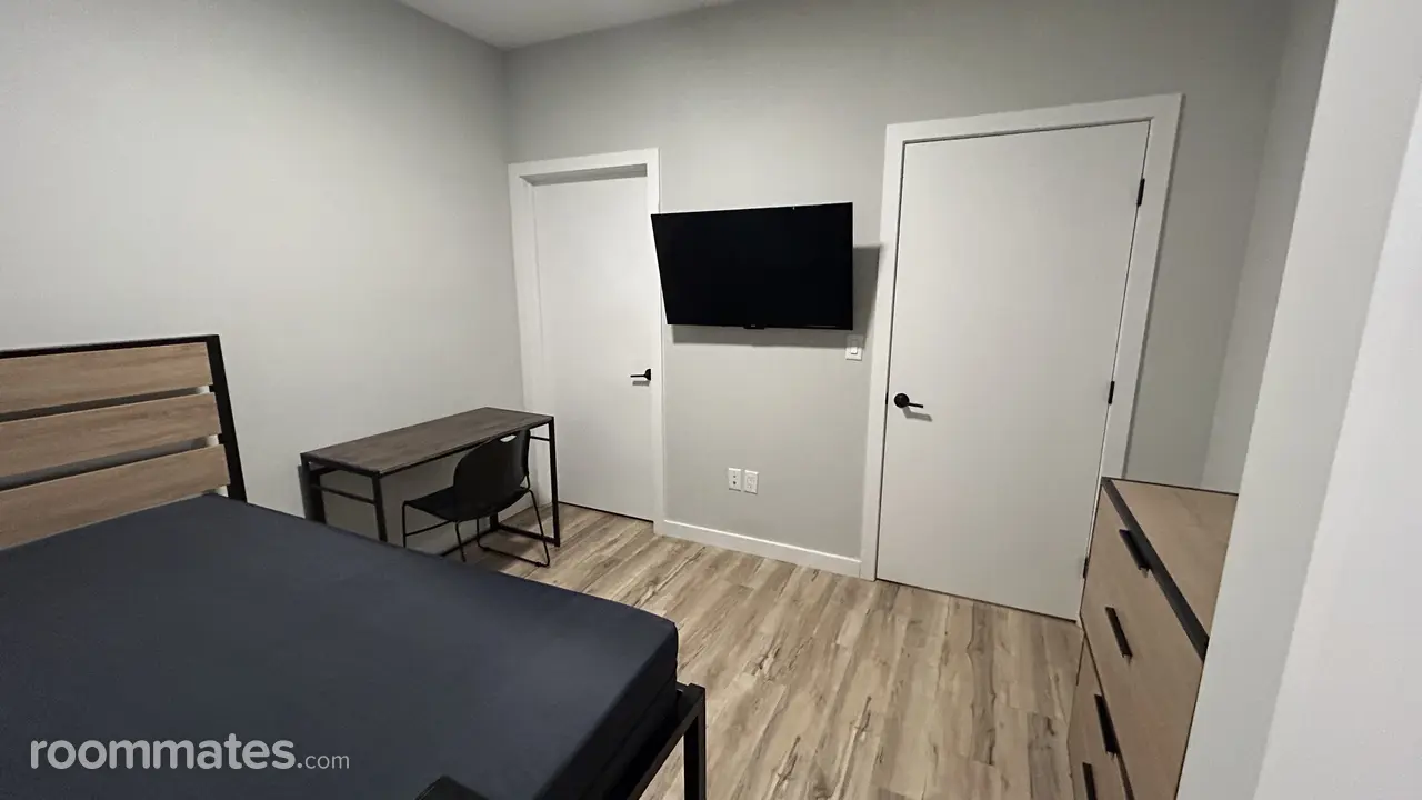 Profile photo 4 of 6