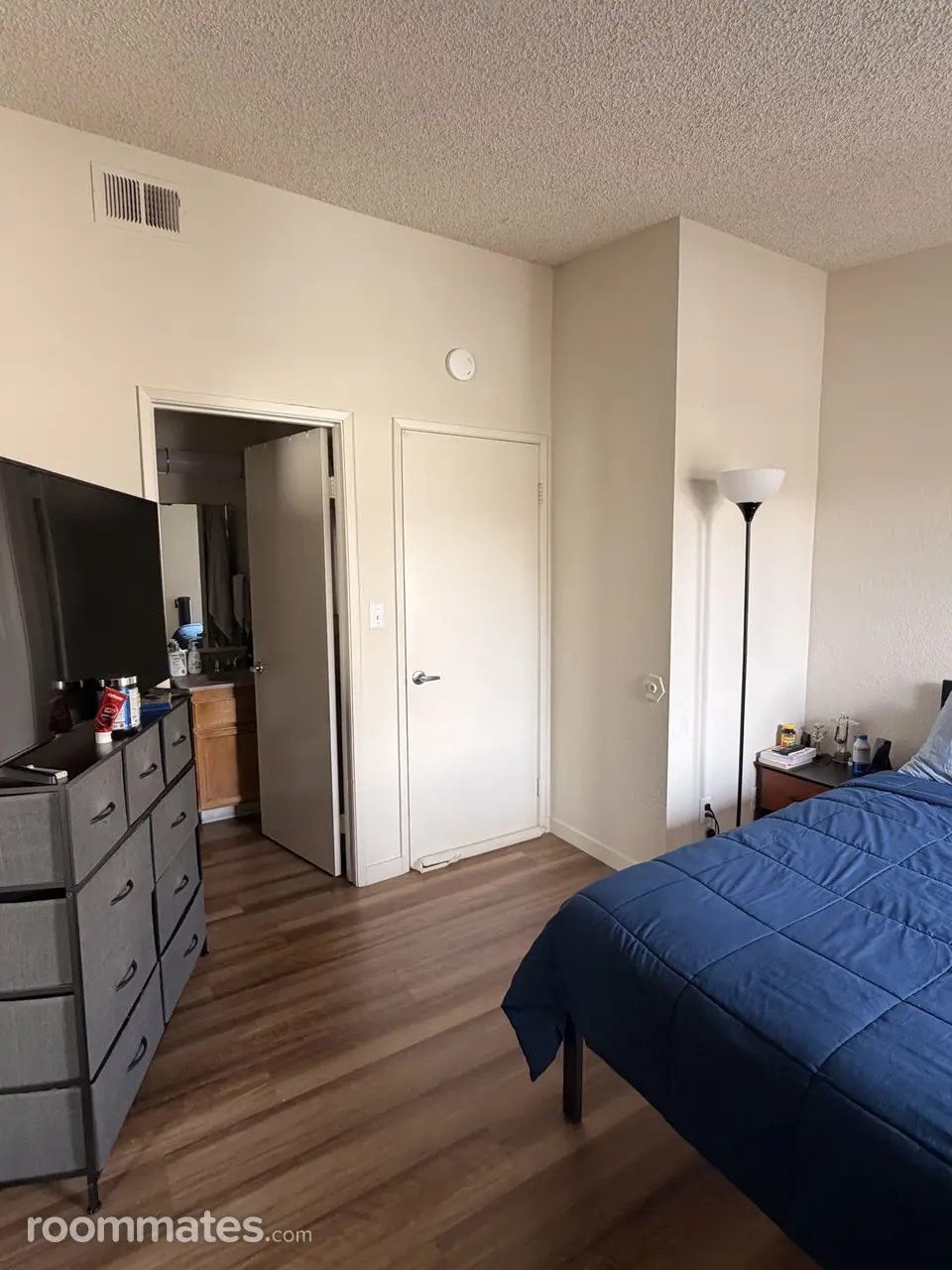 Profile photo 3 of 7