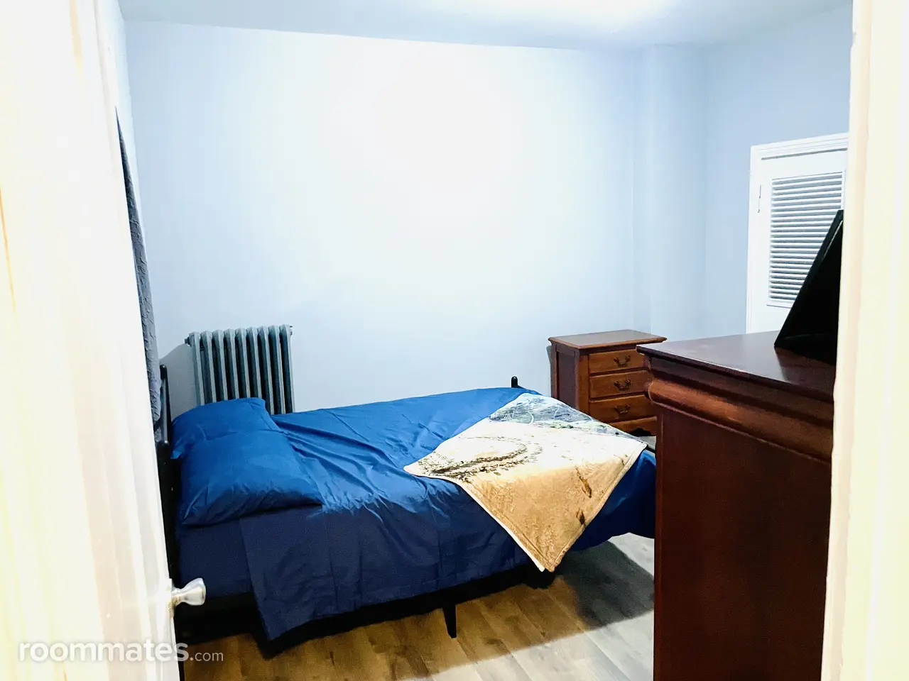 Profile photo 1 of 4