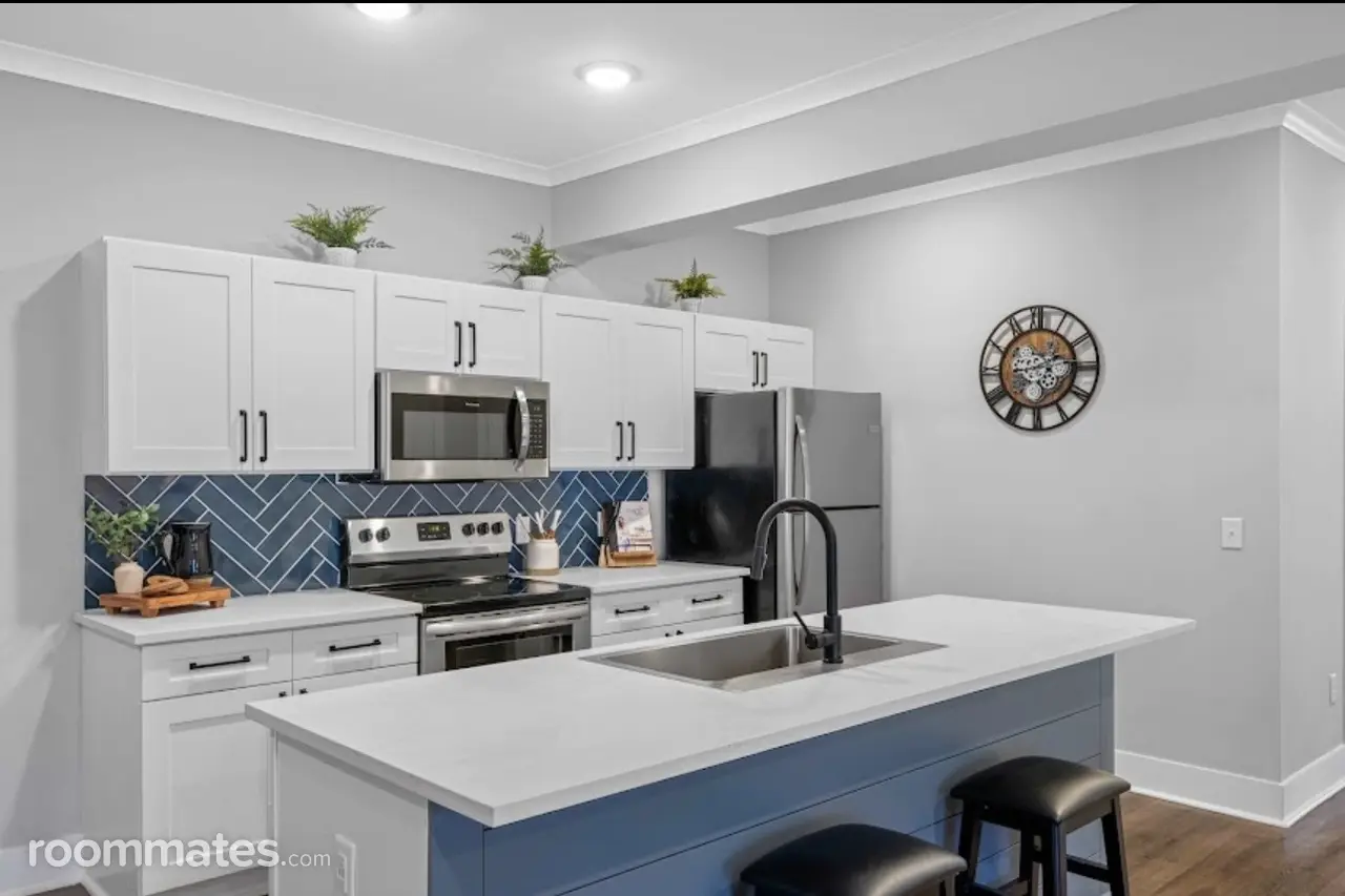 Profile photo 2 of 4