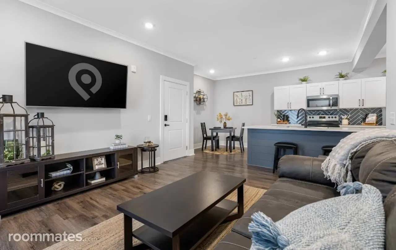 Profile photo 1 of 4